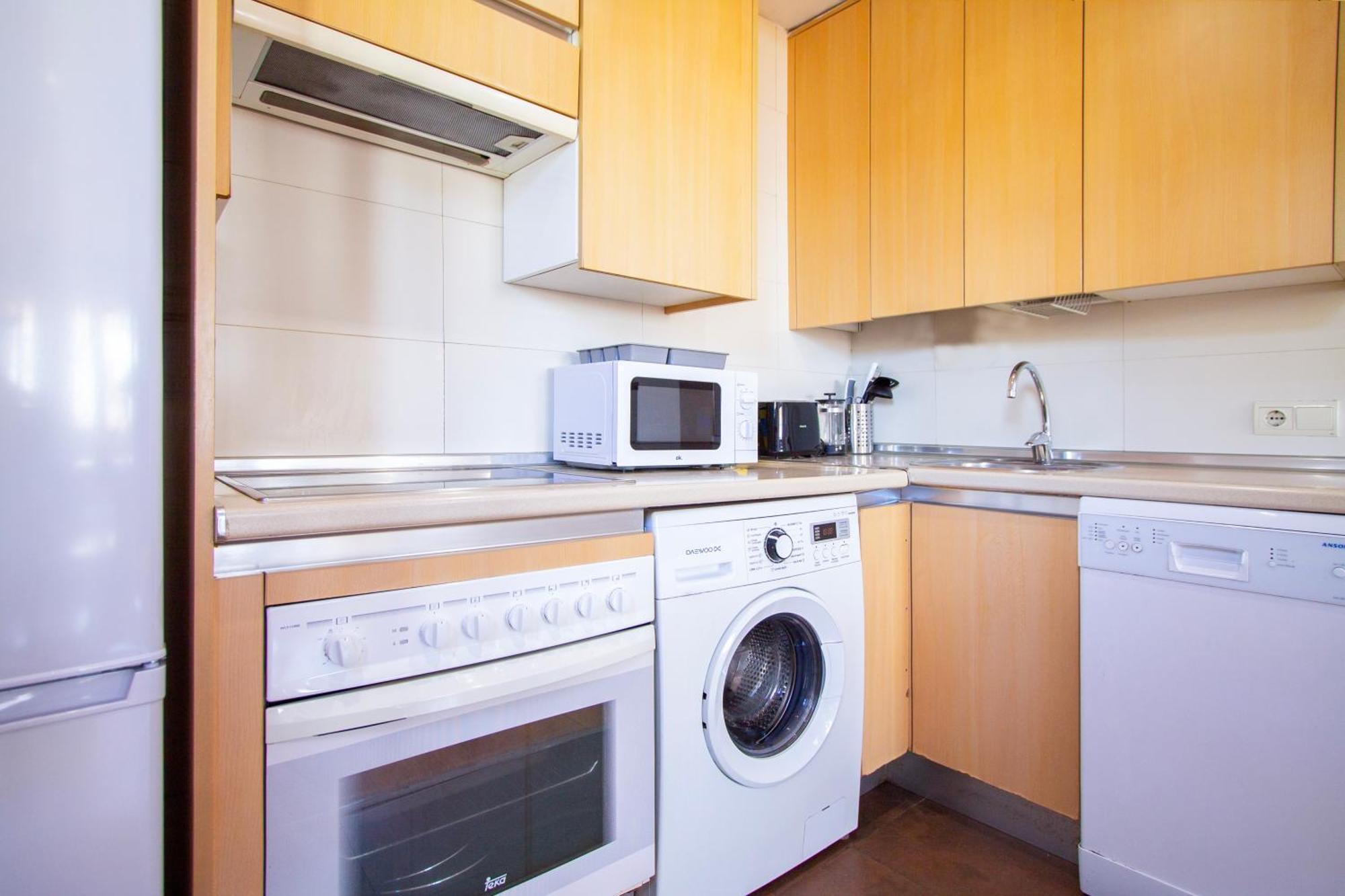 Apartamentos Adelfas Мадрид Екстериор снимка